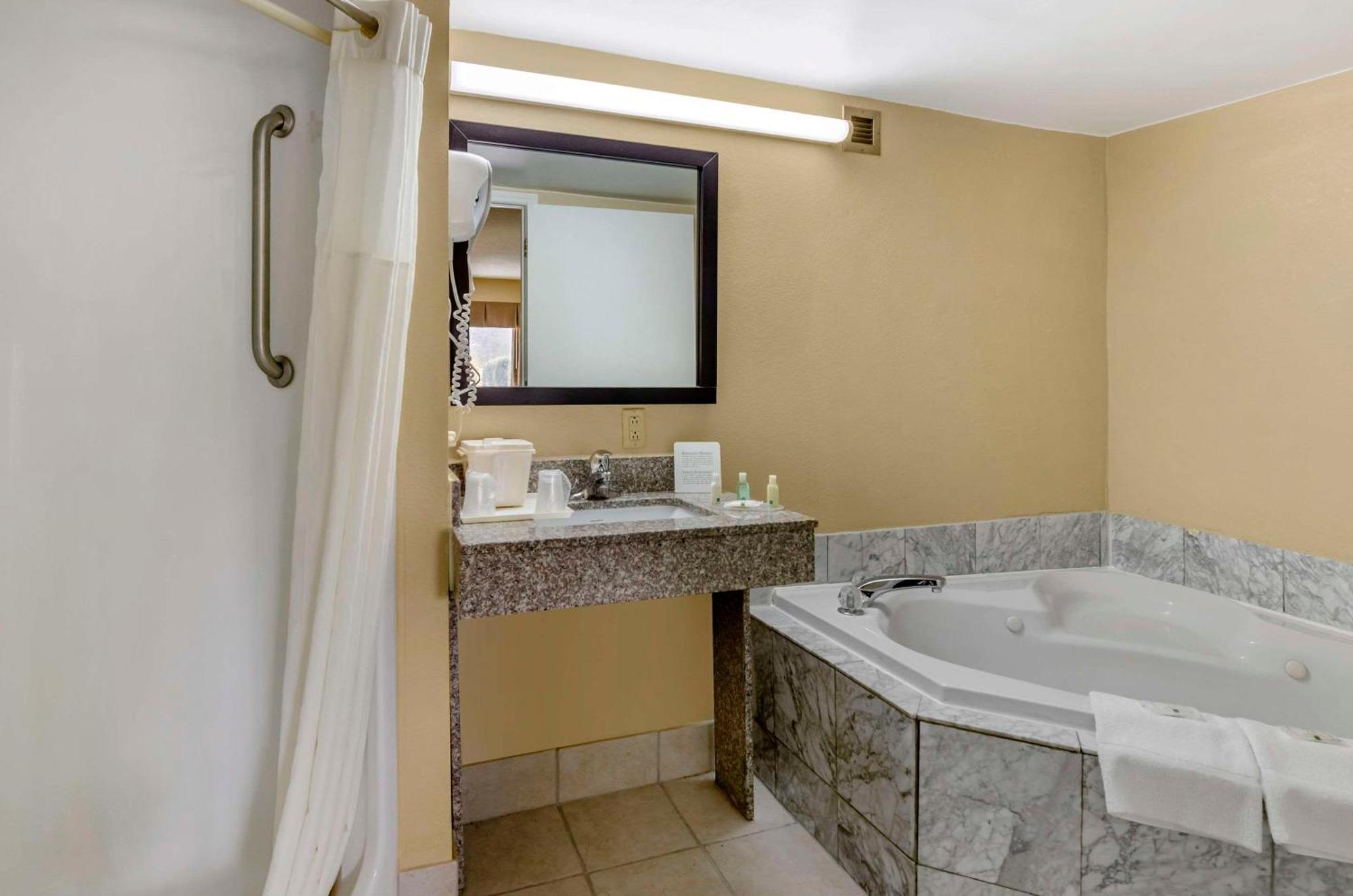 Quality Inn Hillsville Ngoại thất bức ảnh